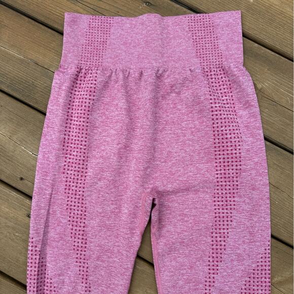 Gym Wolf size L High-Waisted Athletic Leggings - Magenta Pink - Picture 3 of 9